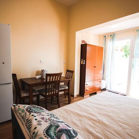 Moon-Light Studio Hotel Larnaca Bagian luar foto