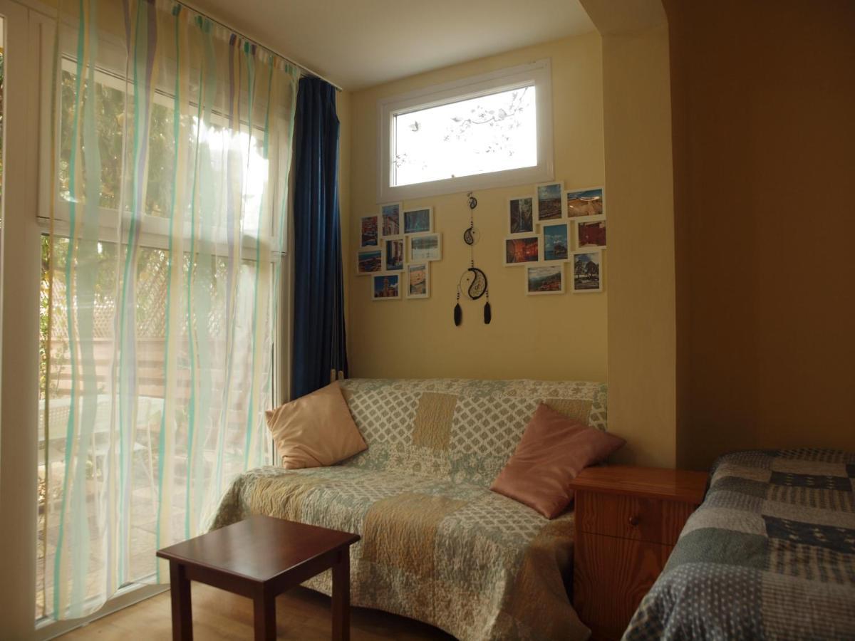 Moon-Light Studio Hotel Larnaca Bagian luar foto
