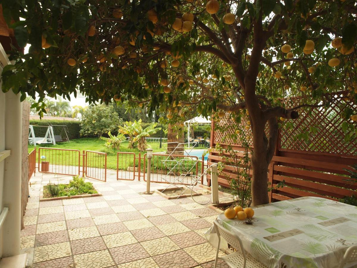Moon-Light Studio Hotel Larnaca Bagian luar foto
